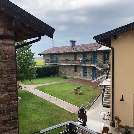 Agriturismo Borgo Chiasalp 팜스테이 *