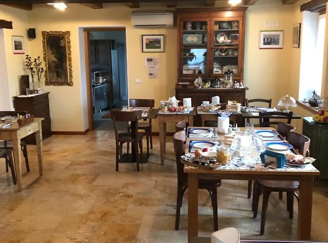 Agriturismo Borgo Chiasalp Farmház *