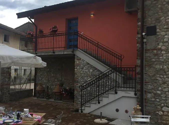 Agriturismo Borgo Chiasalp Farmház