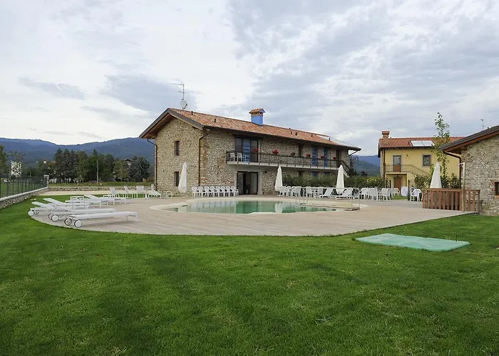 Agriturismo Borgo Chiasalp Farmház *